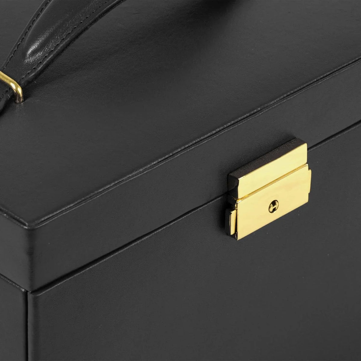 Medium-sized jewelry box, made of tin - 28 compartments, 10 spaces for storing rings, 20 slots for ear piercings 10 compartments for storing necklaces - Includes a handbag
