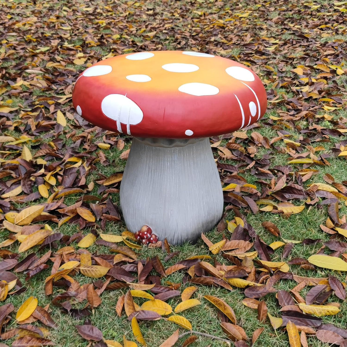 Resin statue 20.8 feet tall, indoor and outdoor dining table, large-sized sculpture, garden lawn, pool decoration, exterior courtyard of buildings, round dining table, chair decoration, red mushrooms