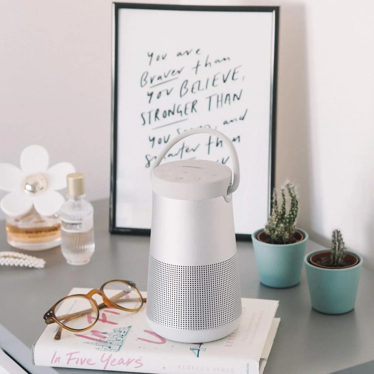 Bluetooth speaker, portable speaker with microphone, wireless and waterproof, 360-degree omnidirectional sound output, long-lasting battery and handle, silver appearance