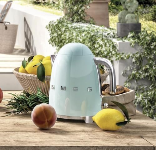 Retro style 7-tank electric kettle, featuring automatic power-off function, detachable base and water level indicator, with matte Canobrandt finish.