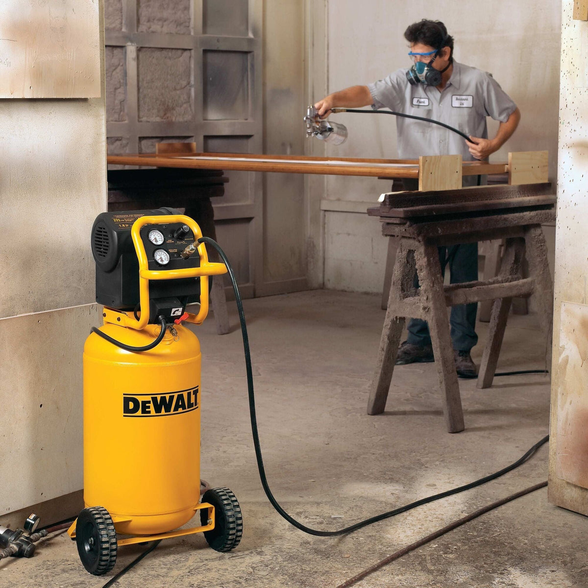 DEWALT D55168 15-Gallon Oil-Free Portable Workshop Vertical Air Compressor, 225 PSI